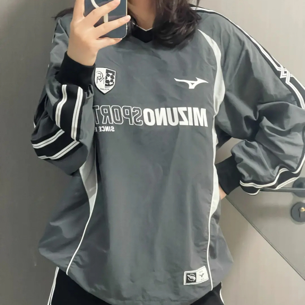 미즈노 에센셜 루즈핏 저지 풋볼 롱 슬리브 긴팔 티셔츠 그레이 K2CE46Y3 - 상세 이미지 2