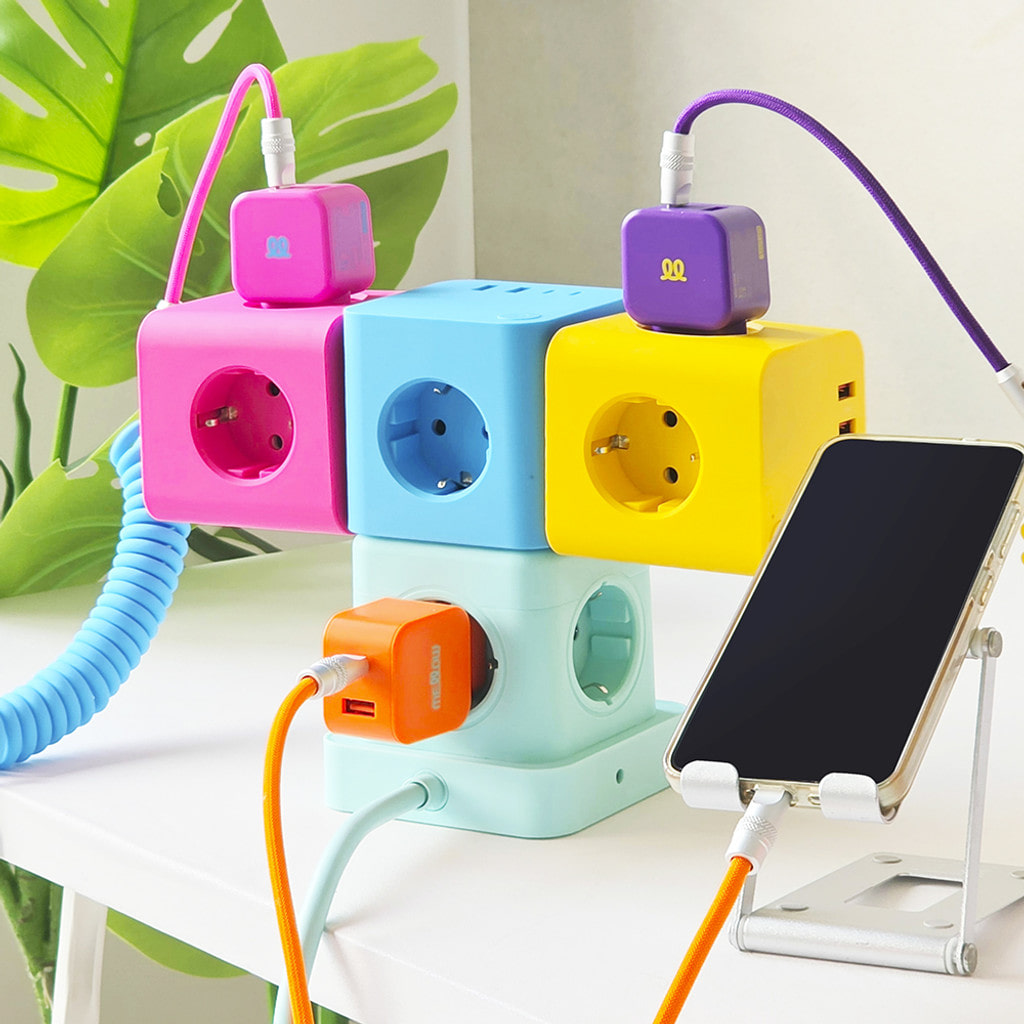 데코아르 비비드 도킹형 3구 USB 4포트 4000W 멀티 콘센트 큐브 고용량 멀티탭 - 상품 이미지