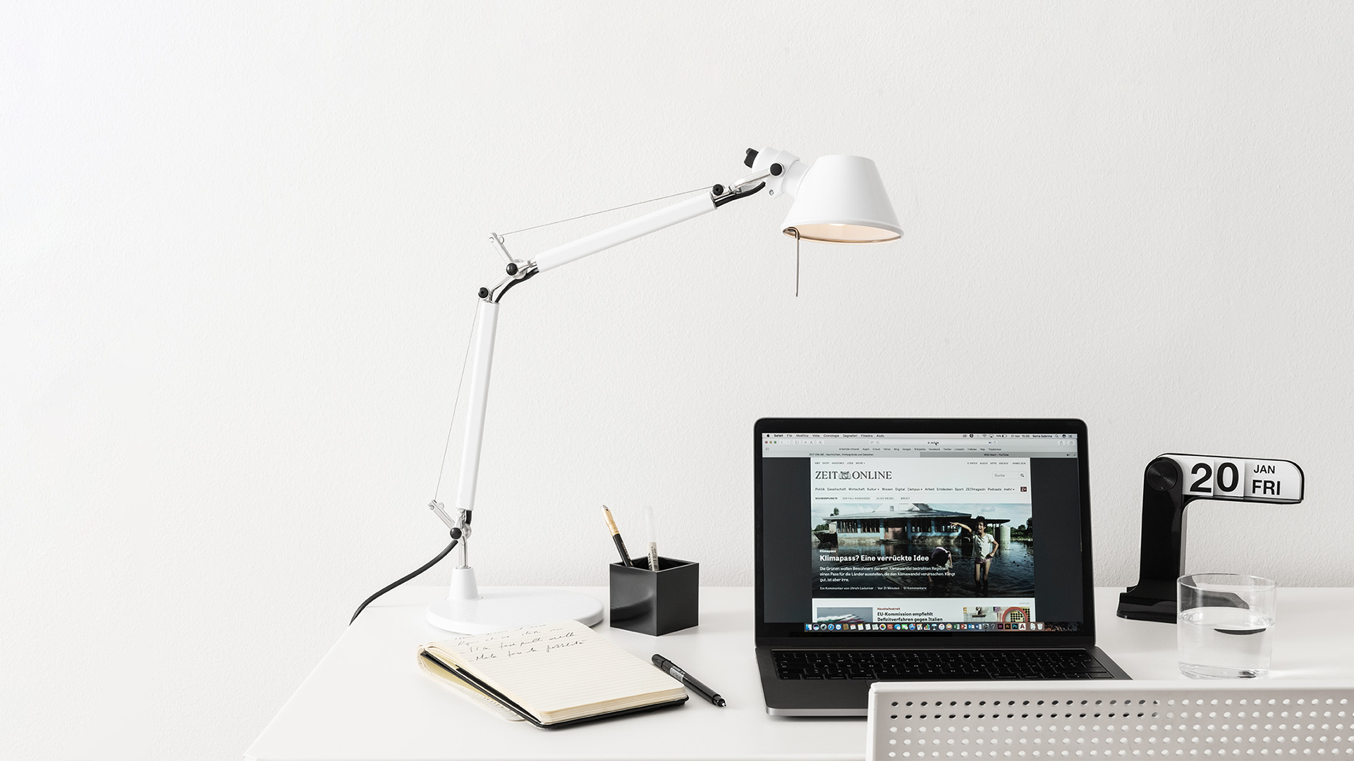 아르떼미데 톨로메오 마이크로 테이블 책상 단스탠드 조명 TOLOMEO MICRO TABLE 이미지 4