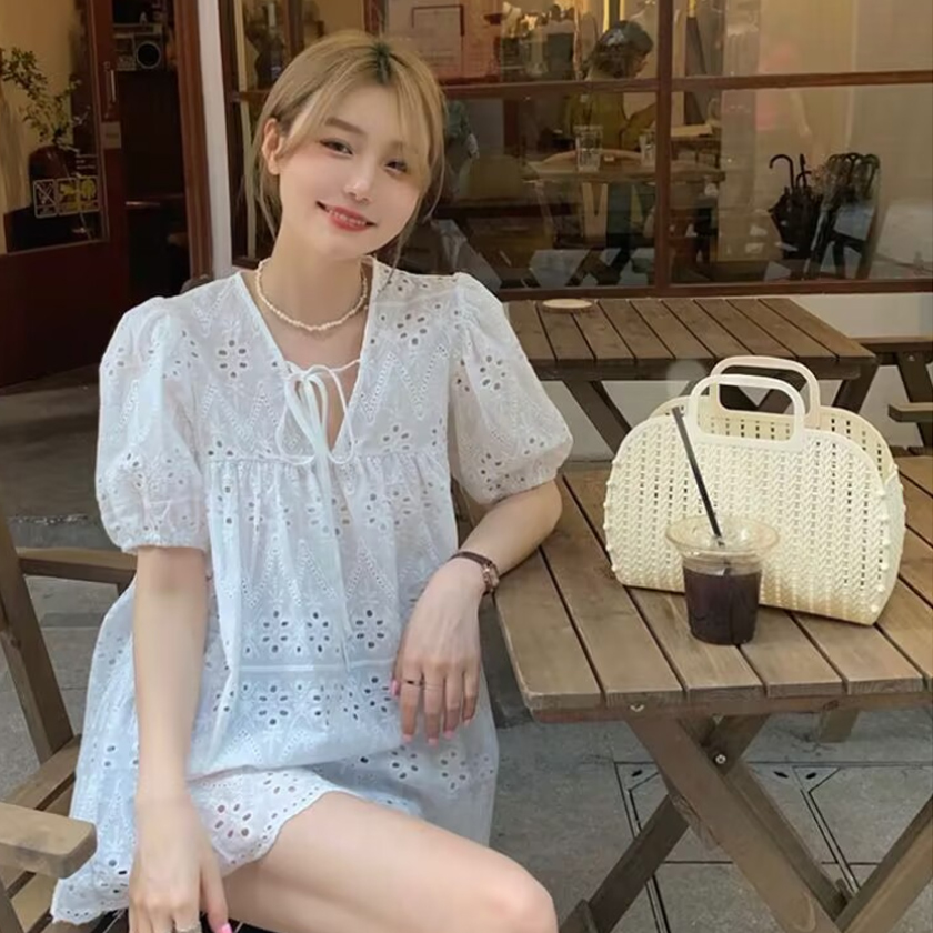 여름 데일리 루즈핏 레이스 리본 반팔 펀칭 블라우스 이미지 7