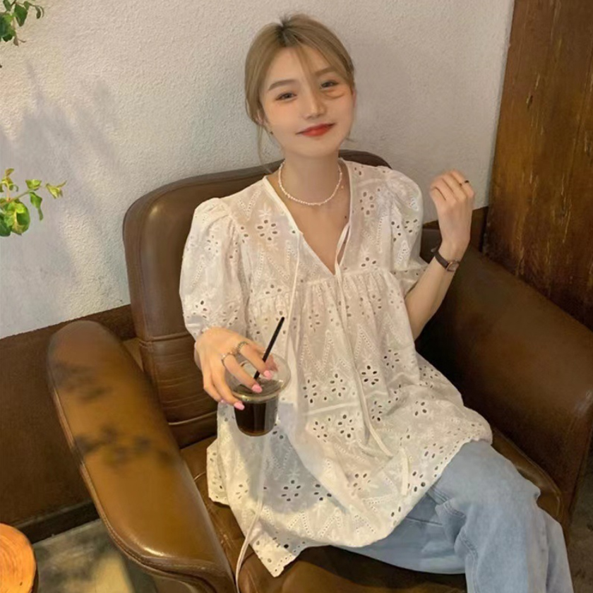 여름 데일리 루즈핏 레이스 리본 반팔 펀칭 블라우스 - 상세 이미지 2