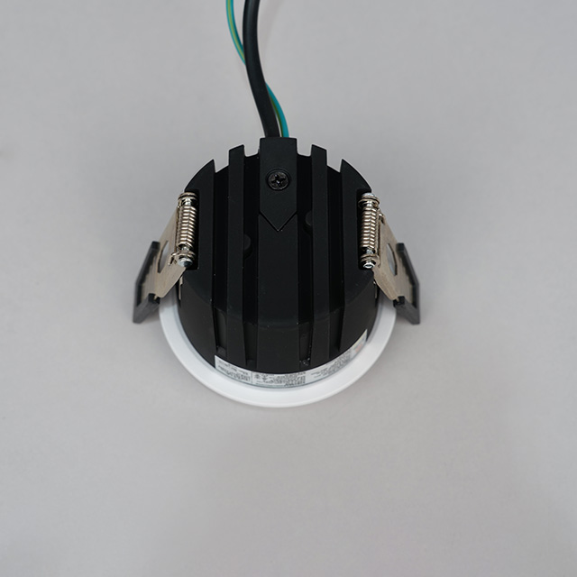 쎈룩스 LED 매입 센서등 로얀 5.5cm(2인치) COB 8W 움푹 다운라이트 플리커로우 가구 매립등 이미지 7