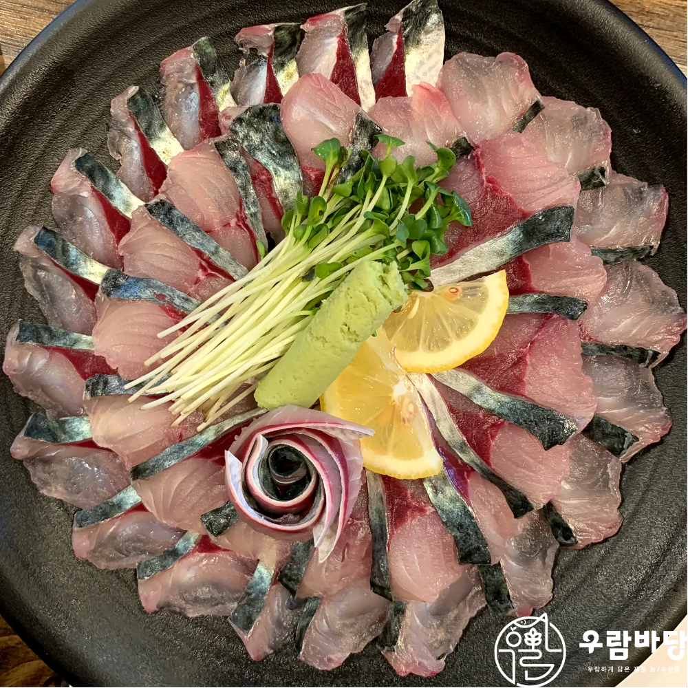 우람바당 자연산 양식 활고등어회 필렛 손질 후 270g 내외 - 상품 이미지