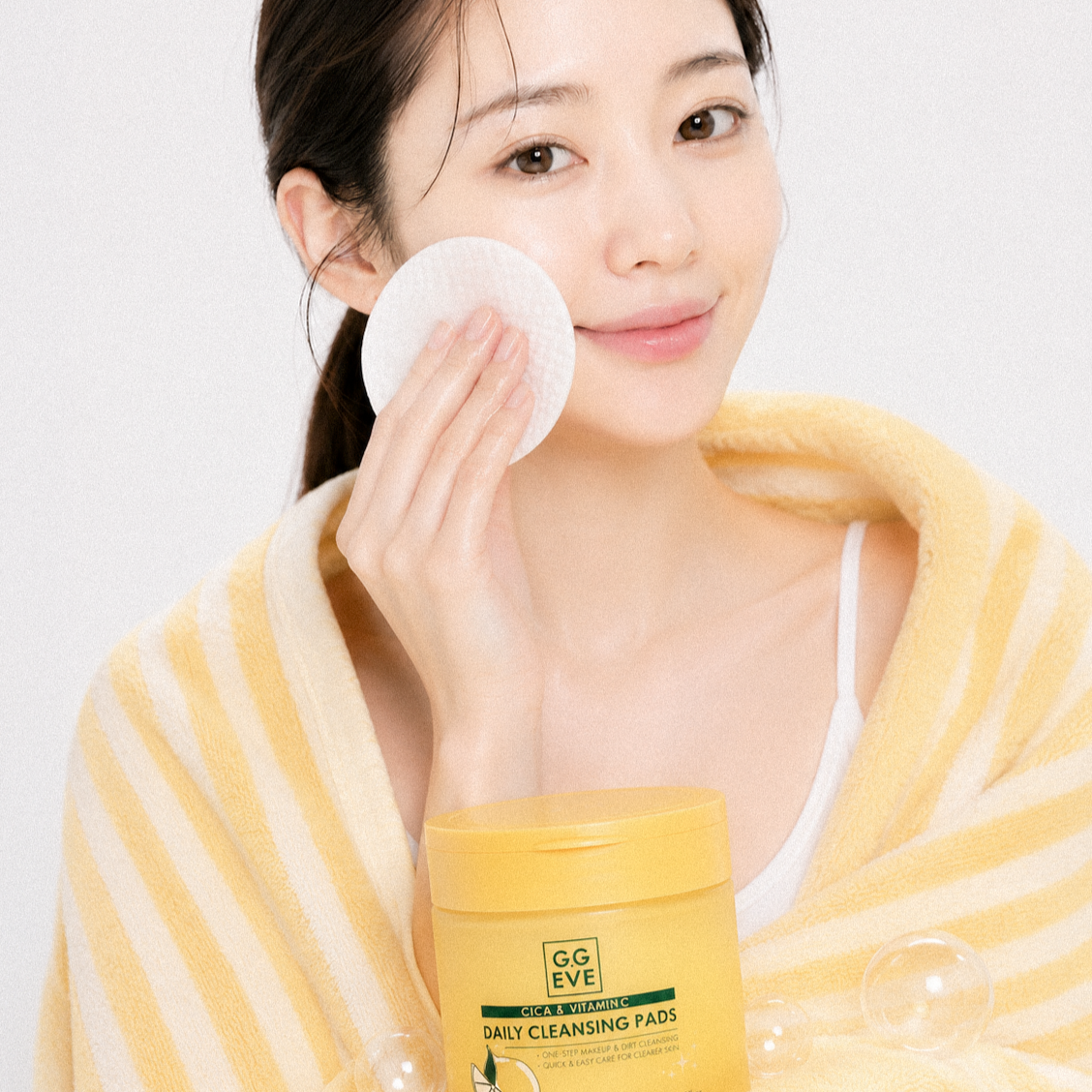 [지지이브] 비타민C 시카 데일리 클렌징 패드 70매 | 저자극 원스텝 빅사이즈 클렌징패드 - 상품 이미지