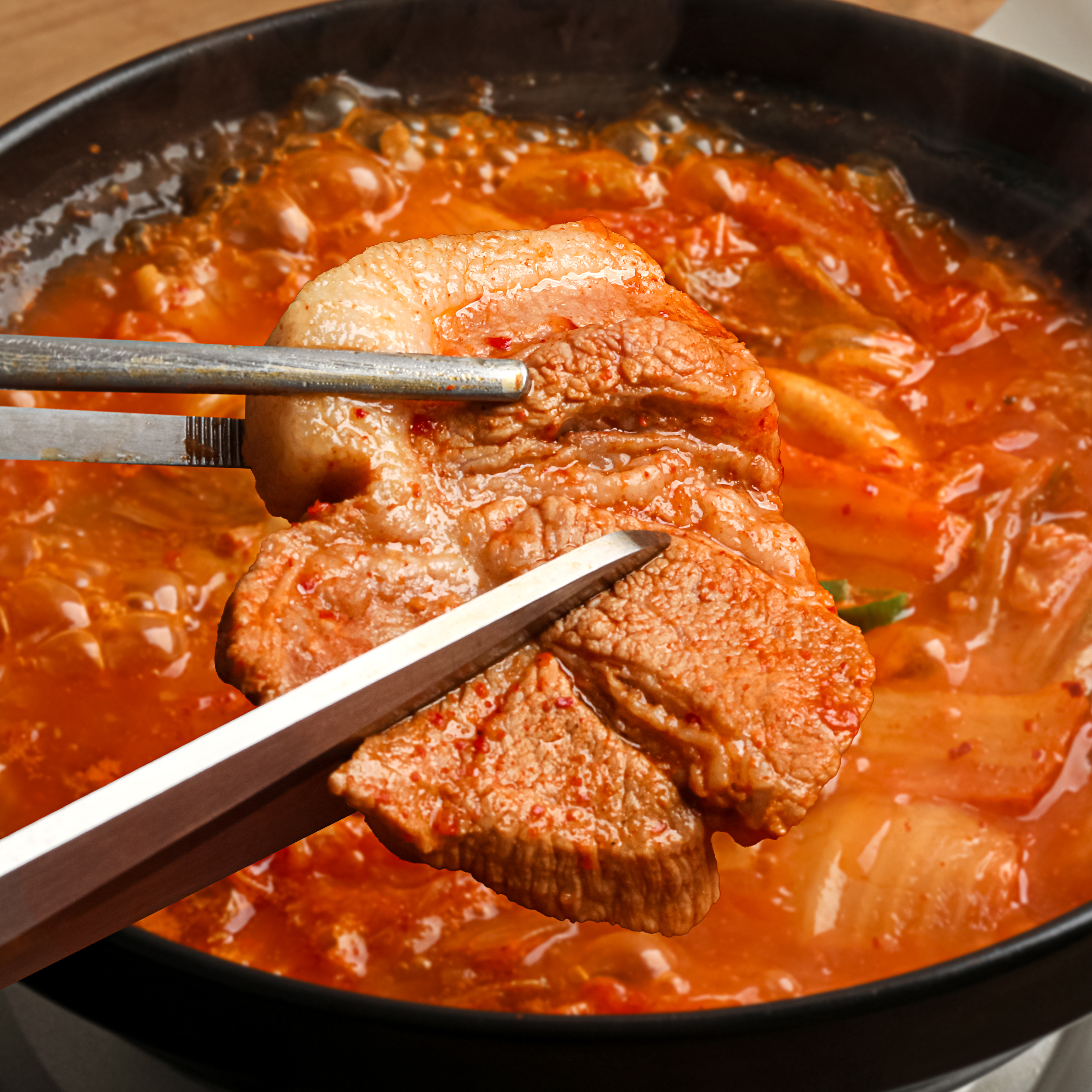 극소수 돼지 김치찌개 밀키트 국내산 묵은지 1인분 얼큰 혼밥 푸짐 야식 캠핑 간편 짜글이 - 상세 이미지 2