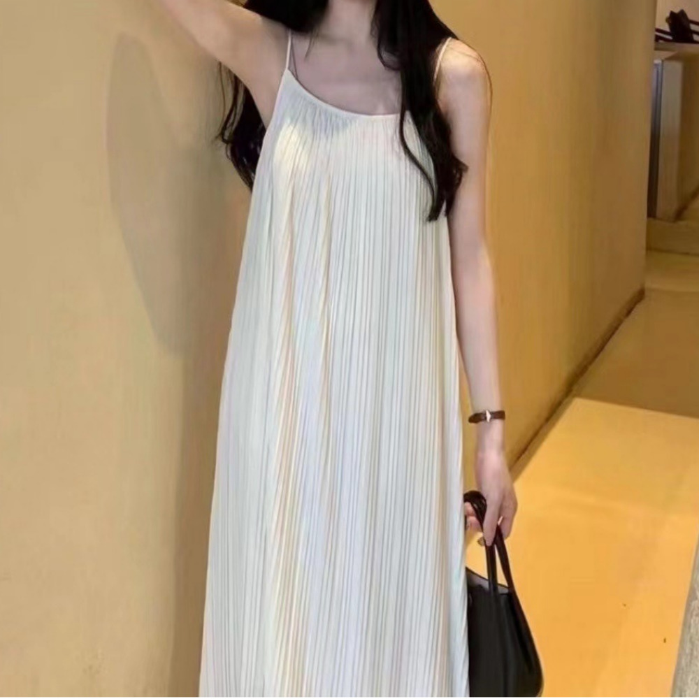 플리츠 여성 끈나시 롱 원피스 민소매 루즈핏 뷔스티에 레이어드 여름 휴양지 바캉스룩 흰색 - 상품 이미지