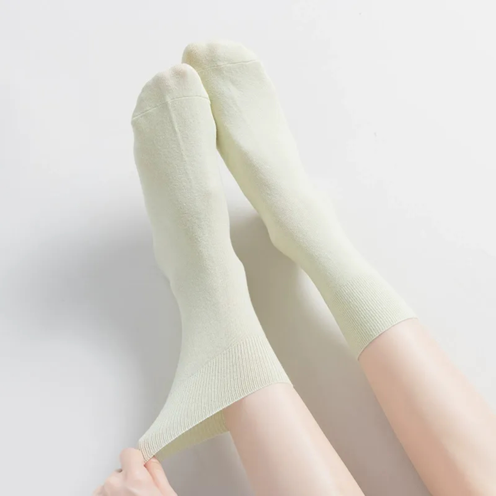 여름 여성 무압박 패션 중목 망사 무봉제 긴 예쁜 샌들 골지 얆은 흰색 순면 양말 이미지 8