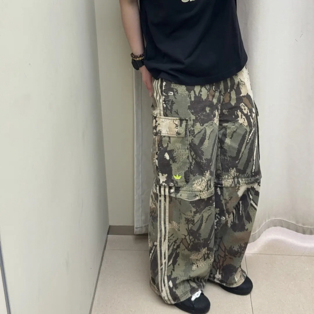 아디다스 집 오프 투웨이 카고 팬츠 밀리터리 그린 KD2254 - 상품 이미지