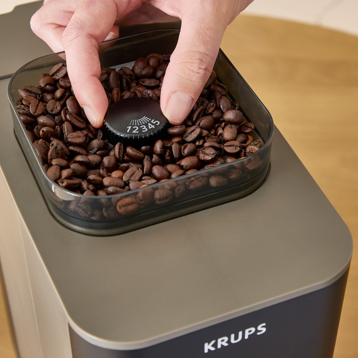 [원두증정 KRUPS 크룹스 초슬림 전자동 커피머신 커피크러쉬 라이어니스 SA403BK0 가정용 에스프레소 머신 홈카페 라떼 사진 5