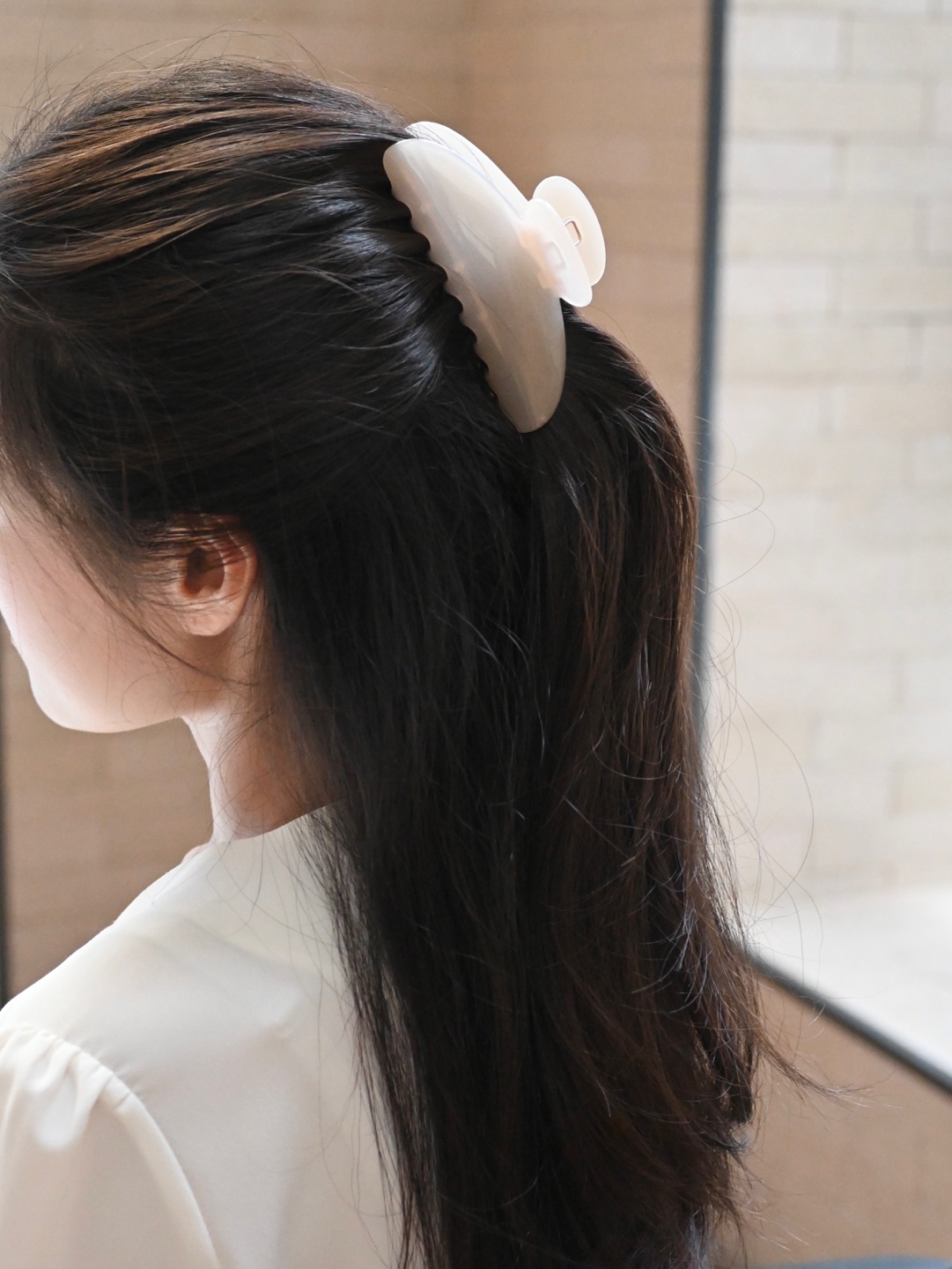 소프트 글리터 파스텔 반달 올림머리집게핀 반묶음 바렛 포인트헤어 긴머리 - 상세 이미지 4