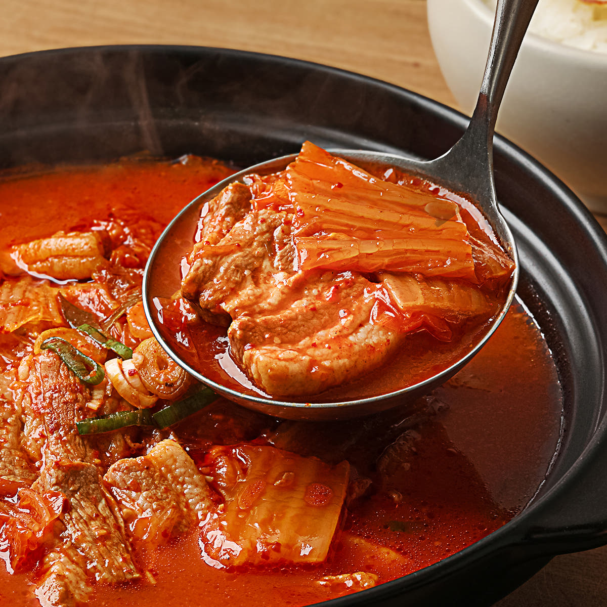극소수 극소수 돼지 김치찌개 밀키트 국내산 묵은지 1인분 얼큰