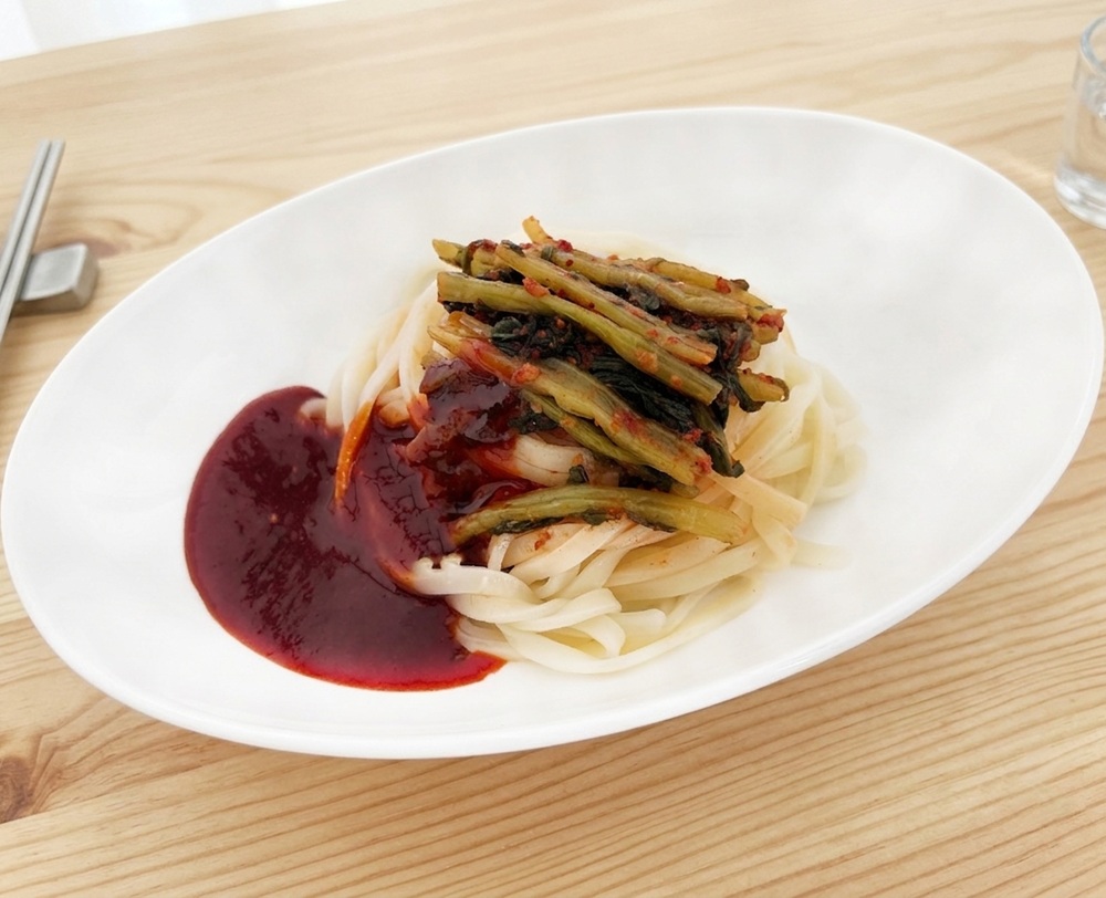 국내산 열무 비빔칼국수 면 여름 캠핑장 낚시 차박 간편식 밀키트 381g - 상세 이미지 3