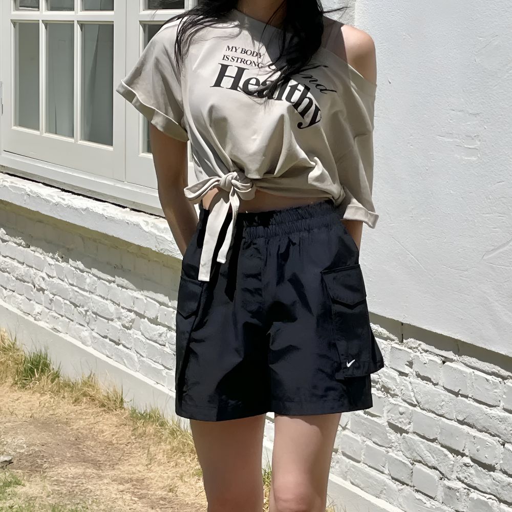 나이키 카고 반바지 여성 스우시 5인치 우븐 에센셜 하이웨스트 숏팬츠 + 어반셀렉션 양말 이미지 6