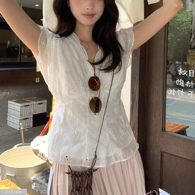 쉬어 꽃자수 펀칭 브이넥 허리끈 블라우스 1col 여름 허리슬림 레이스 로맨틱 제이플로우 이미지 8