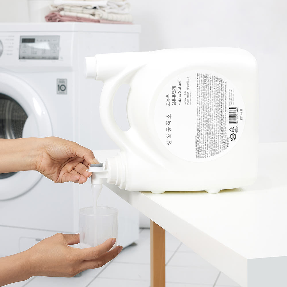 생활공작소 향 오래가는 드럼세탁기 섬유유연제 퍼퓸 5.5L 이미지 4