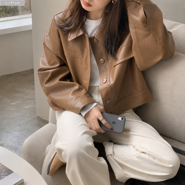랜싱 가죽 싱글 카라 크롭 자켓 2col 봄 가을 루즈핏 오버핏 레더 포켓 제이플로우 - 상품 이미지