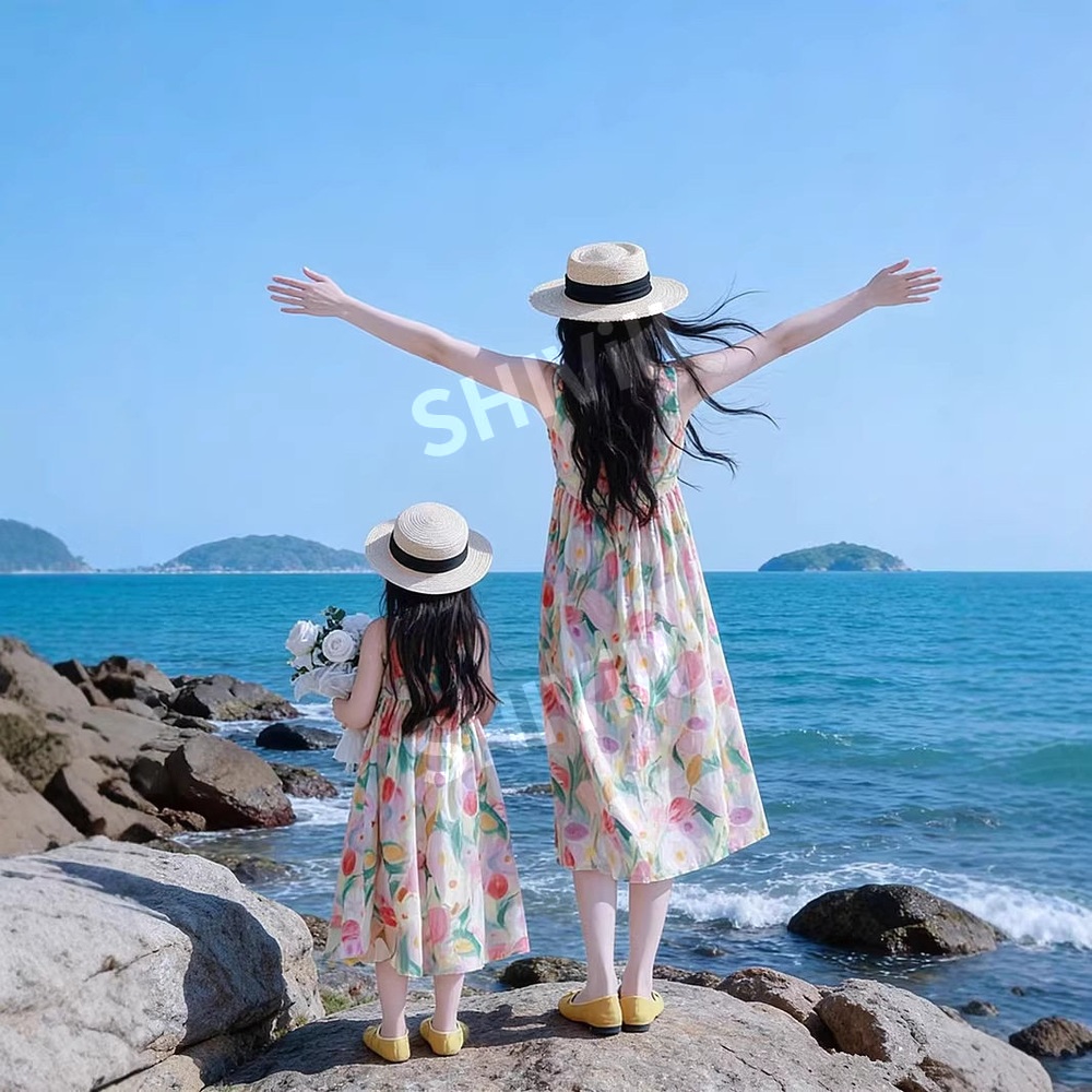 패밀리룩 시밀러룩  엄마 딸 커플 드레스 꽃무늬 여름 휴가 비치웨어 바캉스룩 - 상품 이미지