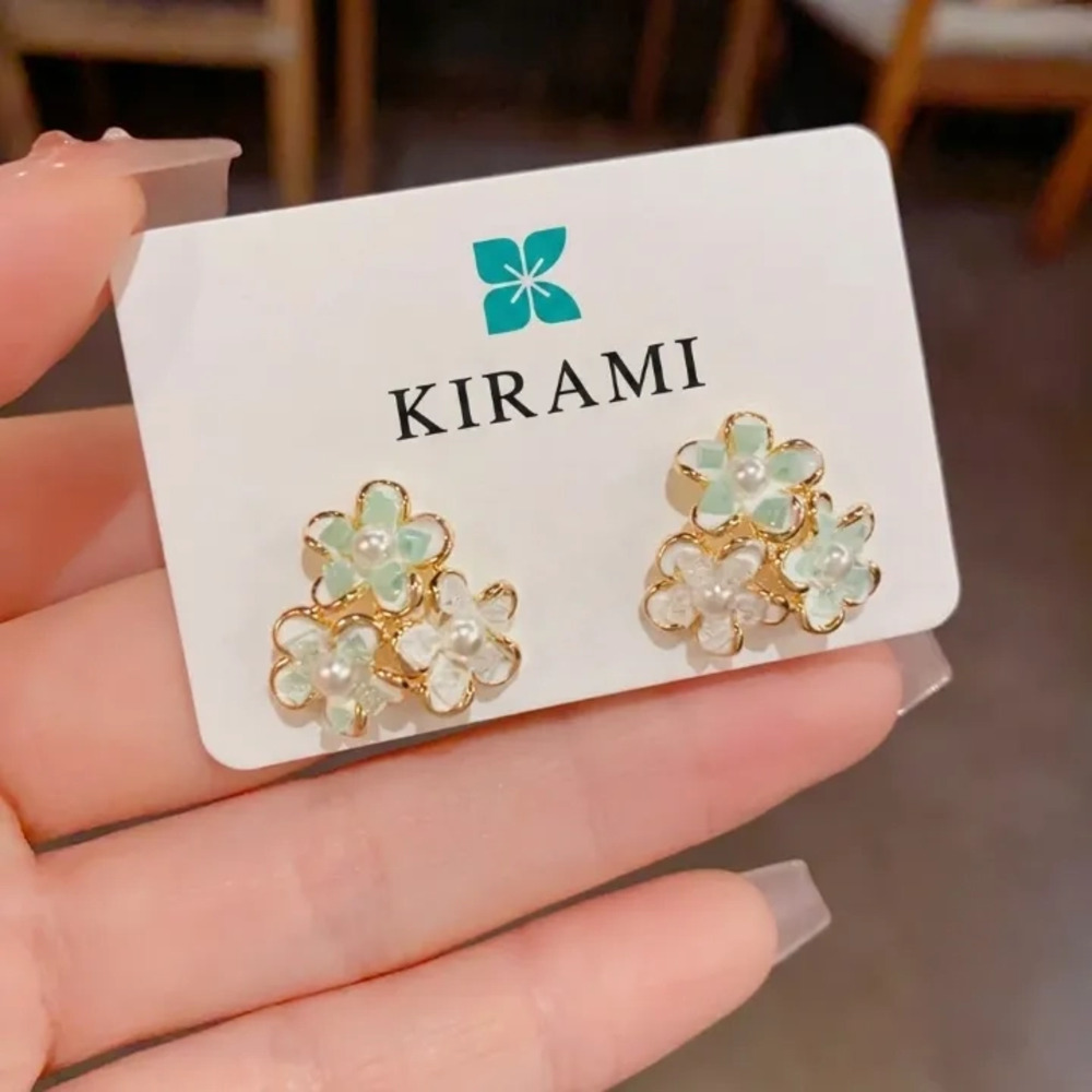 14K골드 민트플라워 미니진주 포인트 꽃송이 귀걸이 - 상세 이미지 3