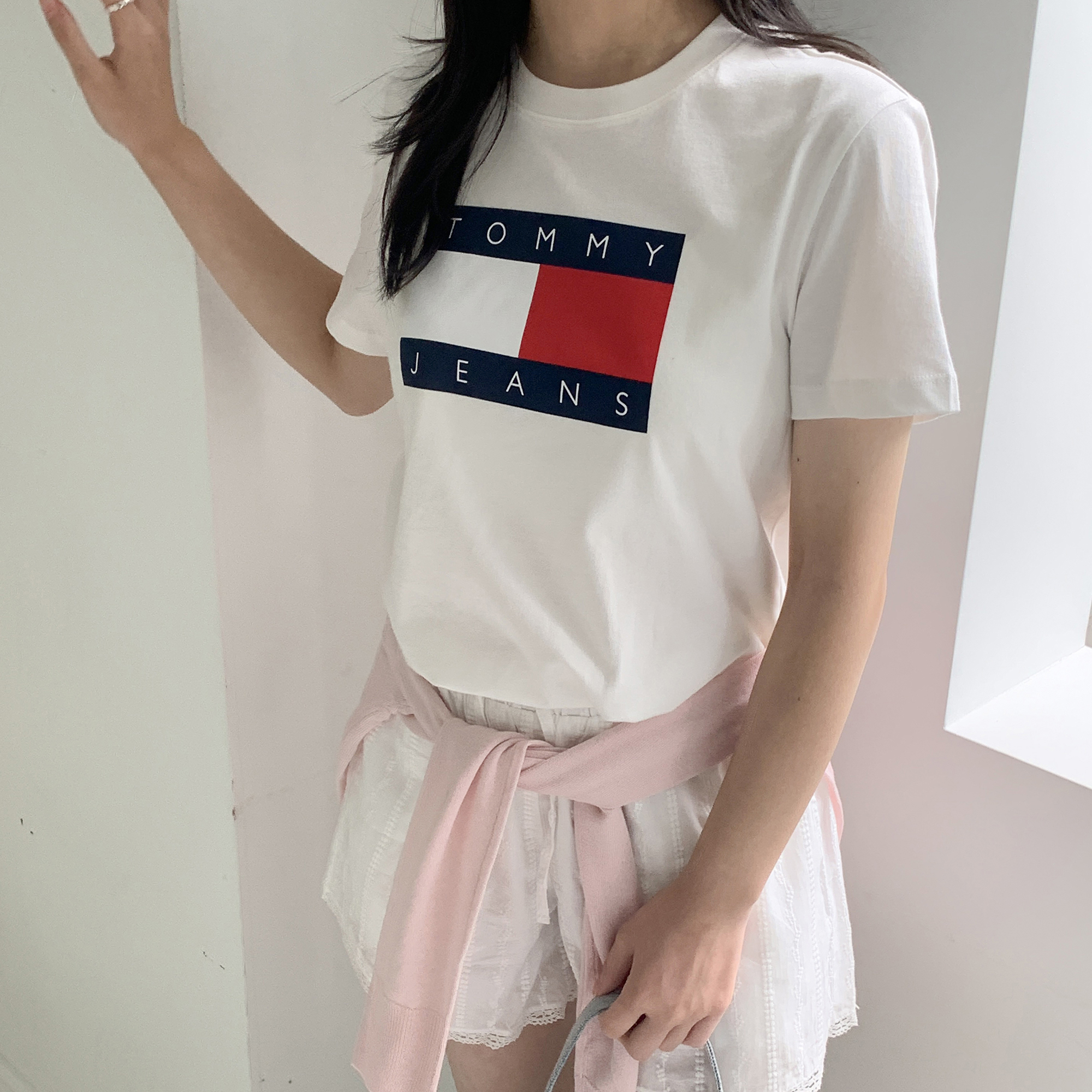 타미힐피거 진스 반팔티 여성 빅플래그 티셔츠 이미지 8