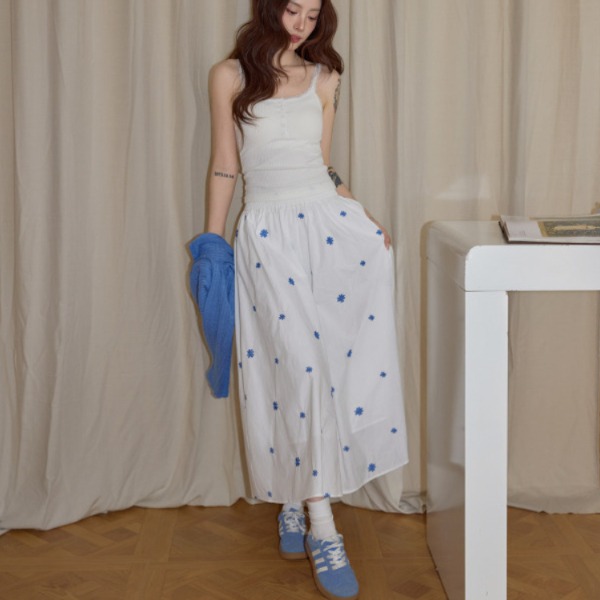 플라워 자수 롱스커트 밴딩 A라인 화이트 면100 플레어 꽃자수 소녀감성 롱치마 M - 상세 이미지 2