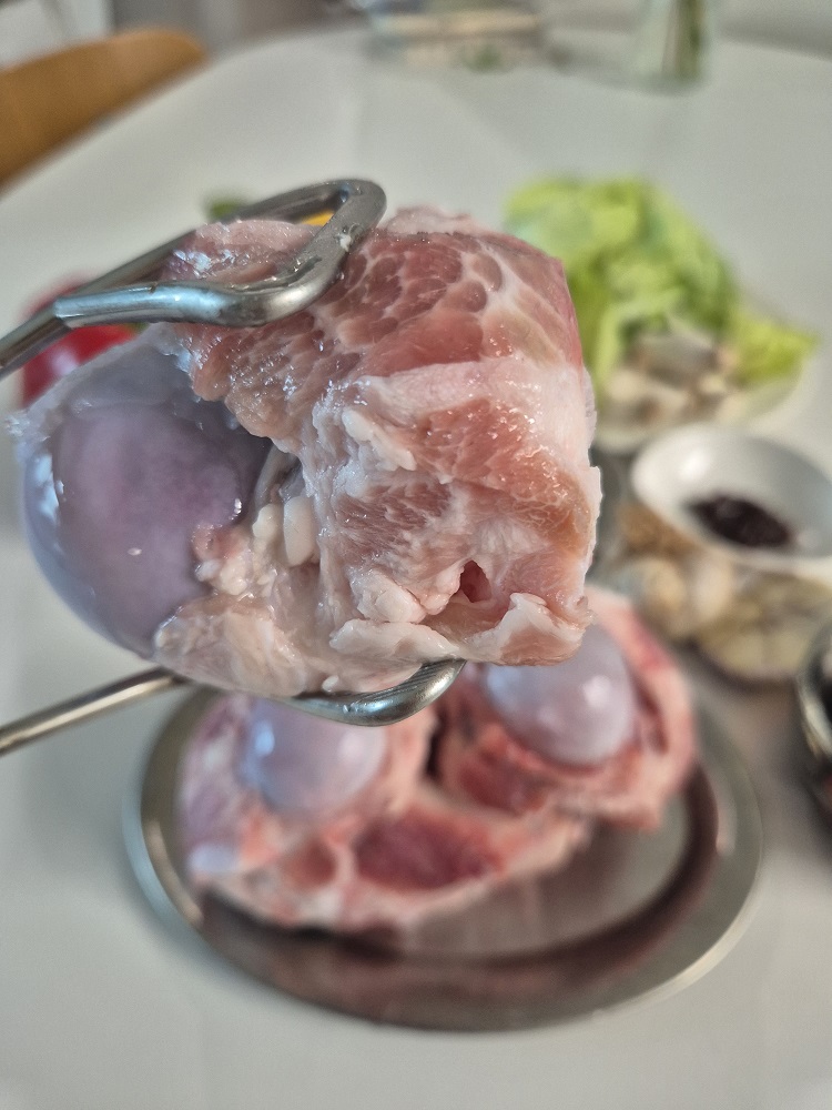 유황 한돈 돼지 꼬리 사골 콩팥 껍데기 (돈피) 500g 택2 구성 세트 이미지 6