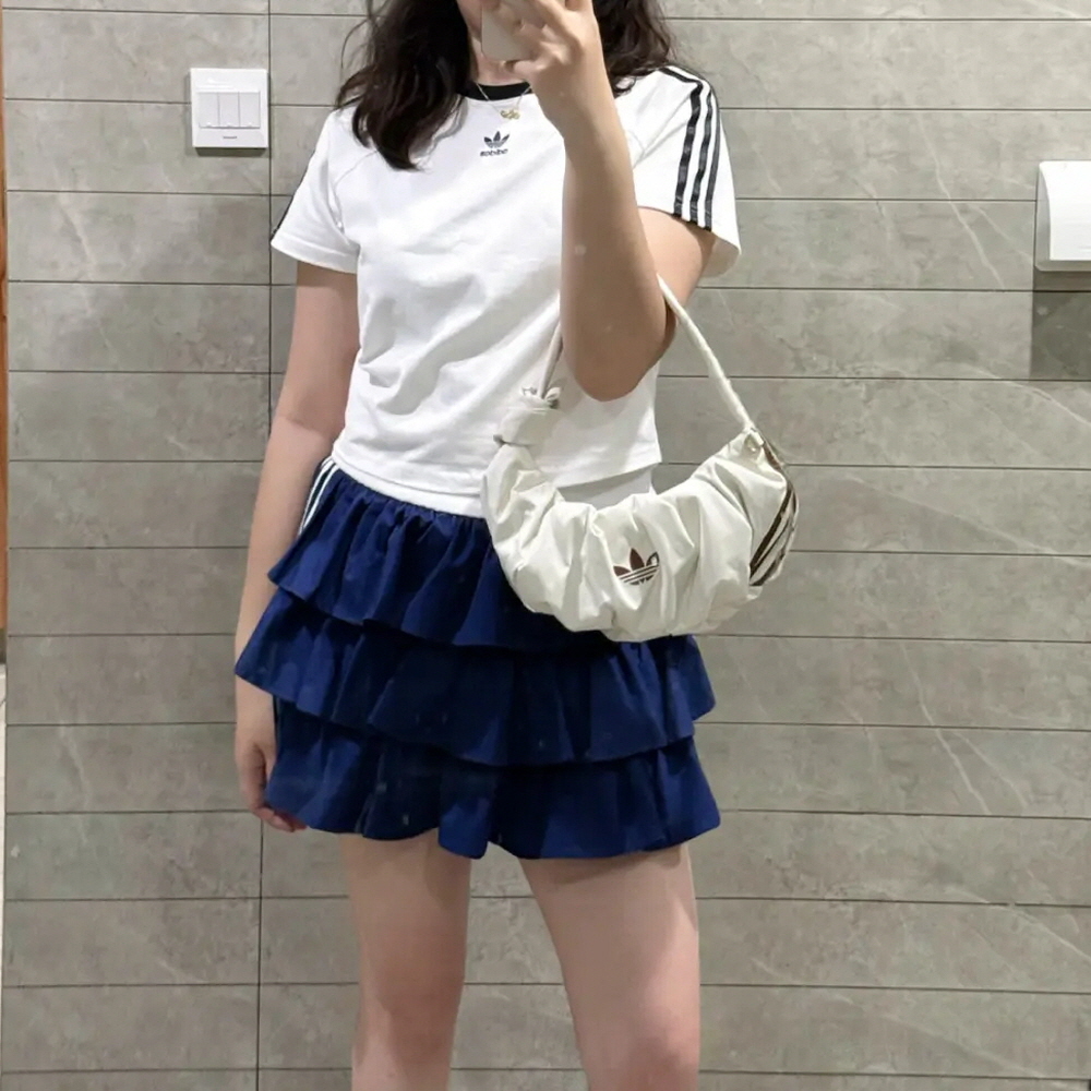 아디다스 X 디즈니 마리캣 레이어드 프릴 스커트 네이비 KE6655 이미지 6