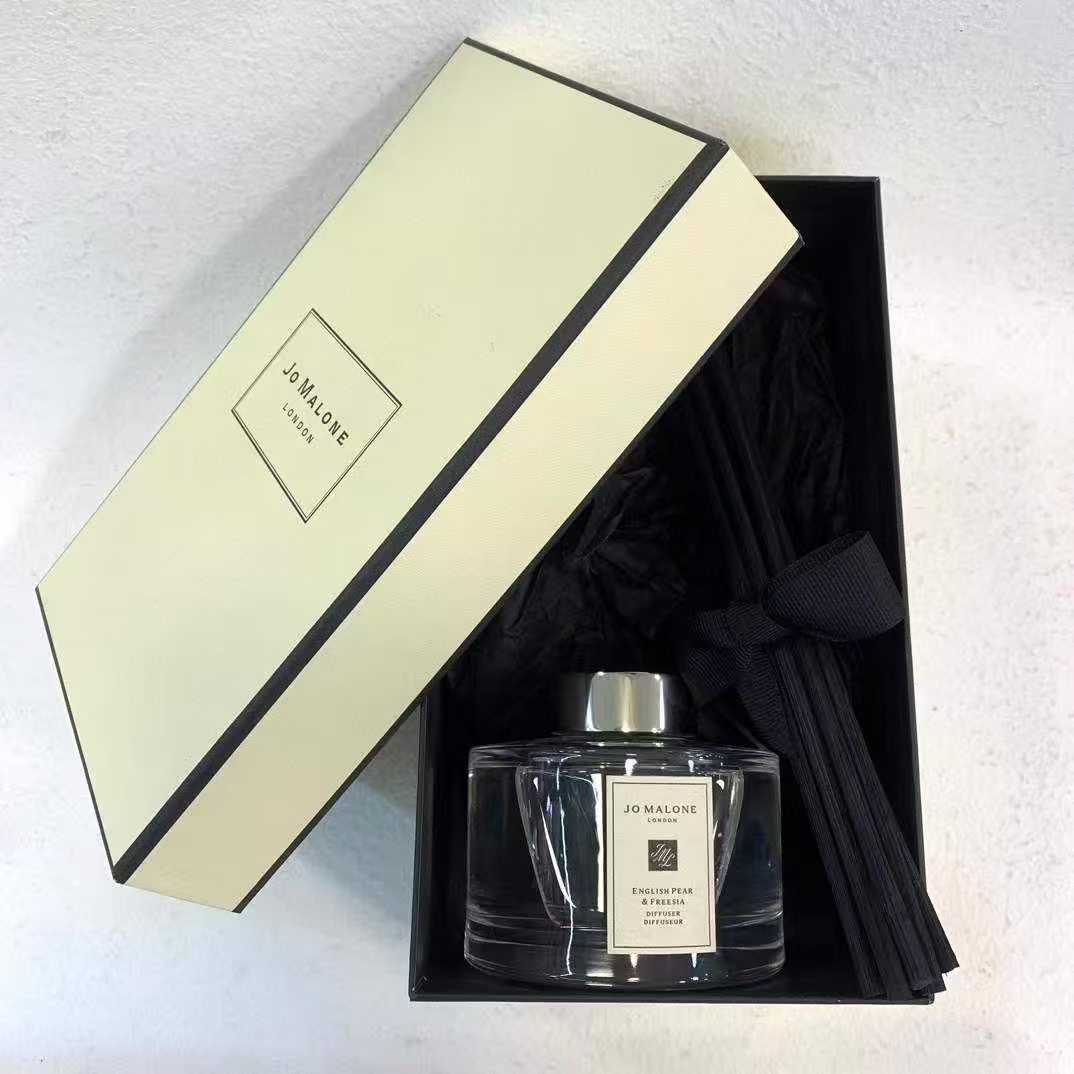 조말론 디퓨저 잉글리쉬 페어 앤 프리지아 센트 써라운드 실내방향제 165ml - 상품 이미지