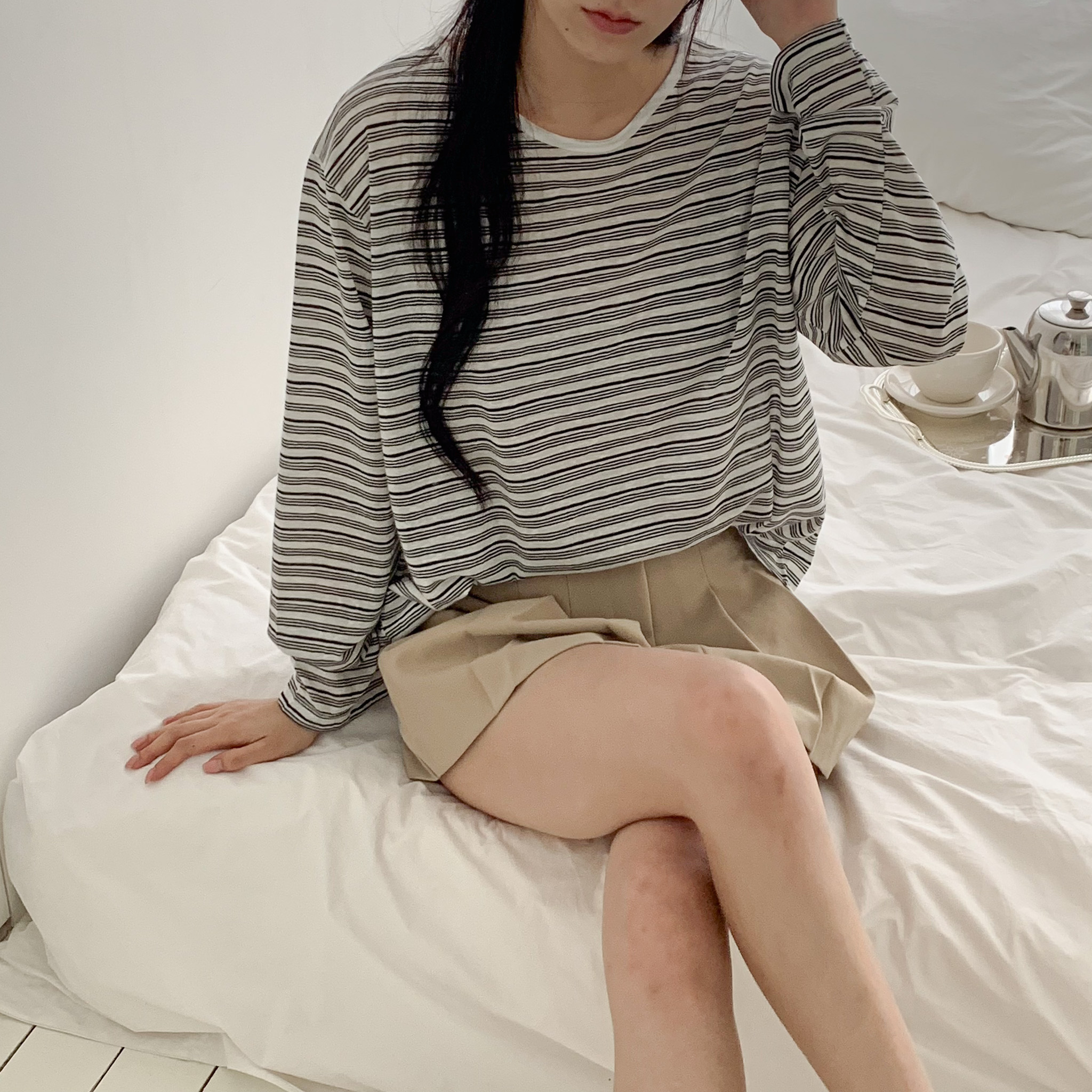 여성 시스루 여름 살안타템 스트라이프 루즈핏 롱슬리브 데일리룩 레이어드 얇은 긴팔티 - 상세 이미지 4