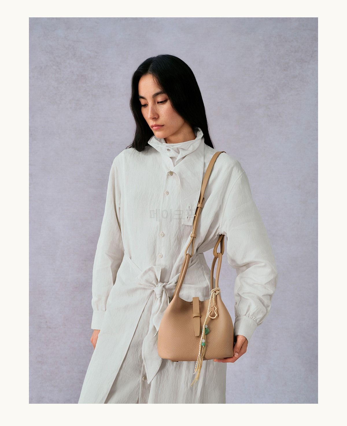 메이크픽 천연소가죽 미니 토트 버킷백 숄더 크로스겸용 데일리백 (파우치와 참장식 포함) 이미지 8