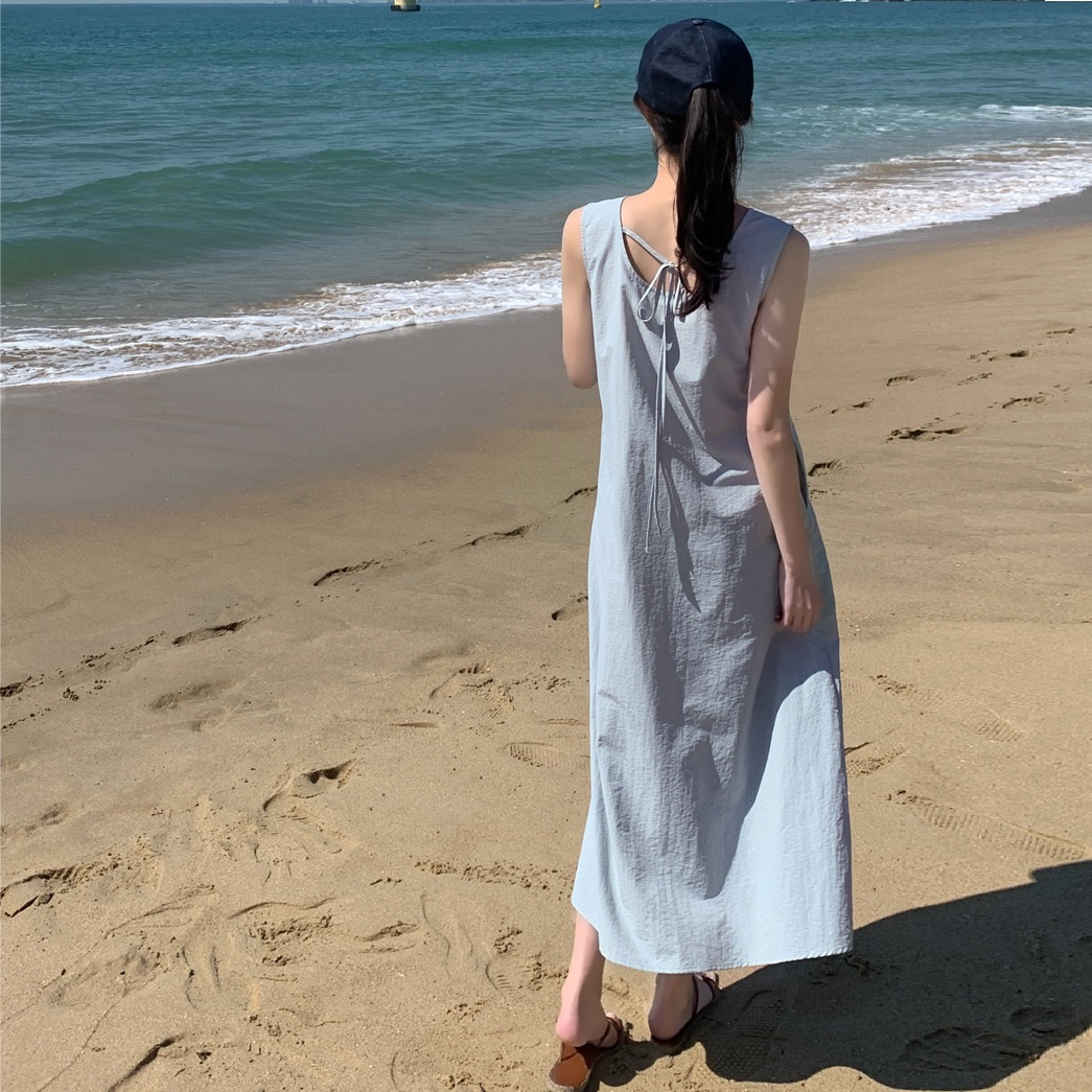 라운드넥 백리본 나일론 민소매 포켓 롱 원피스 - 상품 이미지
