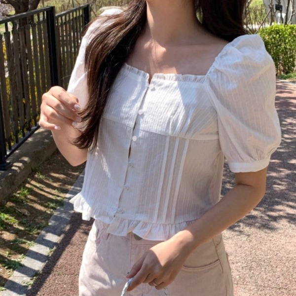 여성 스퀘어넥 블라우스 반팔 러플 장식 여름 데일리 캐주얼 여성스러운 코디 블랙 - 상세 이미지 5