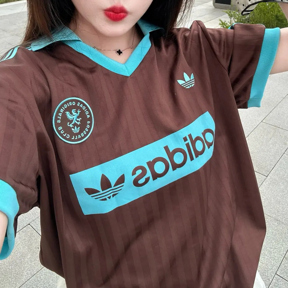 아디다스 오리지널 W 그래픽 풋볼 저지 반팔 카라 티셔츠 브라운 JY3542 이미지 8