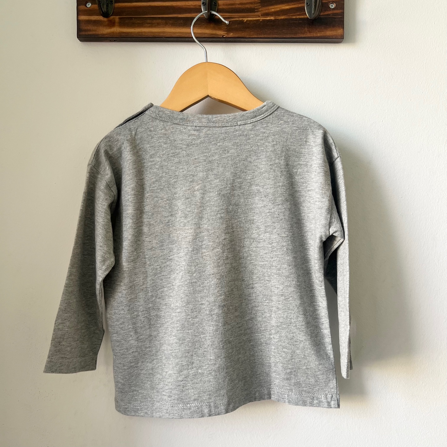 26FW 보보쇼즈 베이비 롱 슬리브 긴팔 티셔츠 그레이 B226AB046 051 - 상세 이미지 4