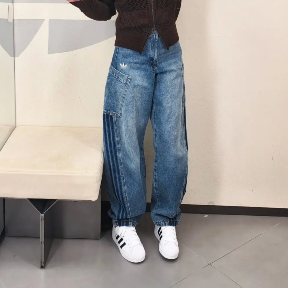 아디다스 우먼스 오리지널 삼선 카고 커브드 와이드 데님 팬츠 청바지 KR2628 - 상세 이미지 3