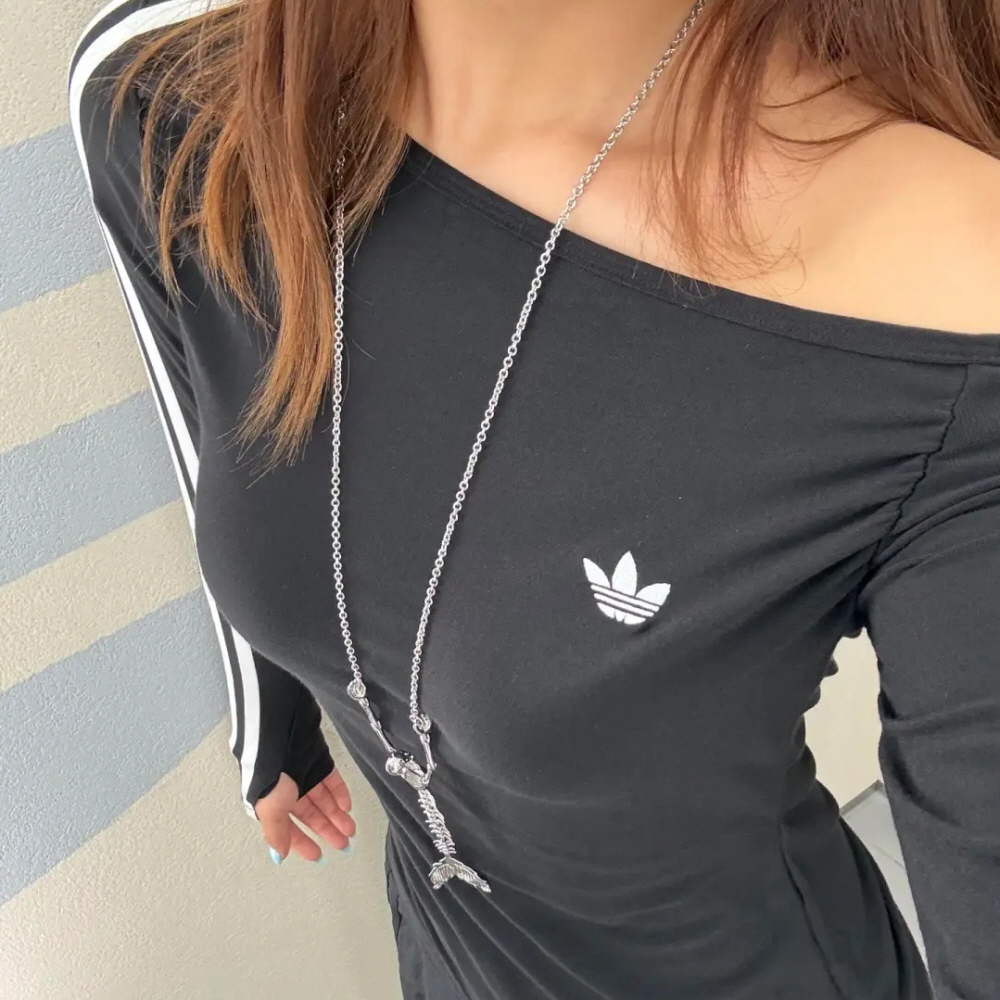 아디다스 우먼스 오리지널 원숄더 비대칭 슬림핏 긴팔 티셔츠 블랙 LE8310 이미지 7