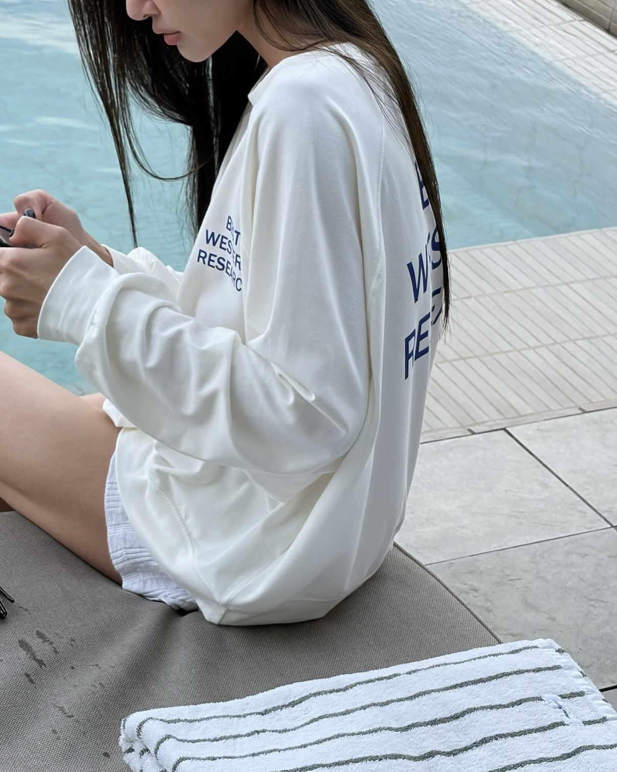 [당일발송] 아웃핏 웨스턴티 웨스턴 여름 맨투맨 프린트 오버핏 루즈핏 쫀득 스판 긴팔티 (아이보리) - 상세 이미지 2