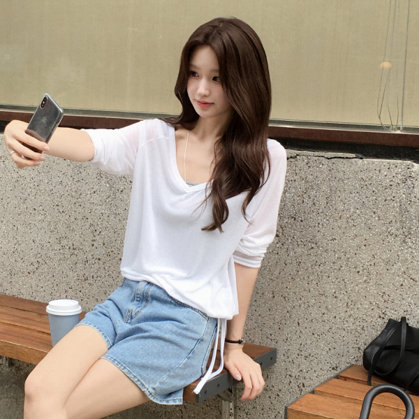 Long Sleeve T-shirt with Deep V-neck and String Hem TS5089