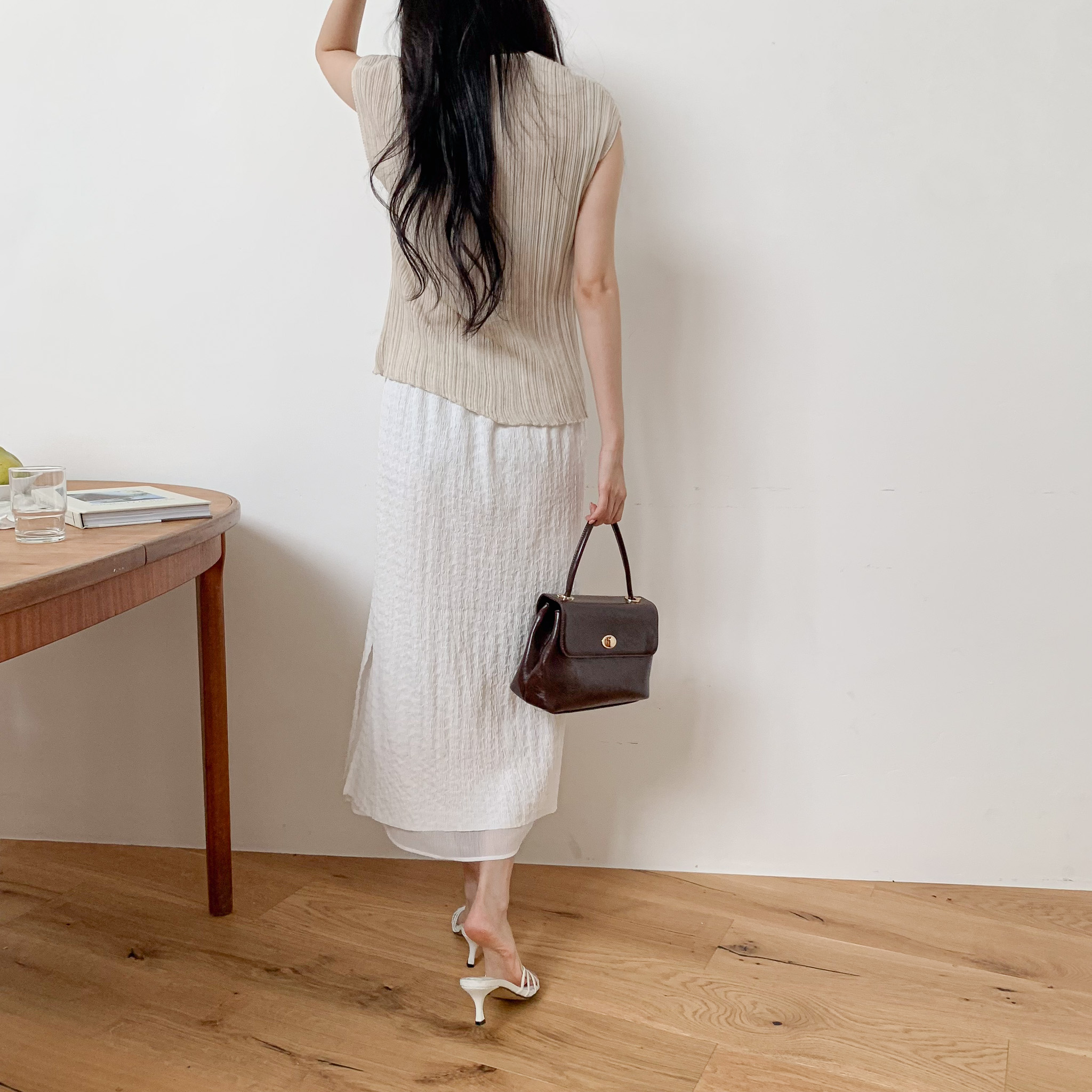 여성 여름 쉬폰 링클프리 레이어드 스커트 h라인 하객룩 데일리룩 플리츠 화이트 롱스커트 이미지 7