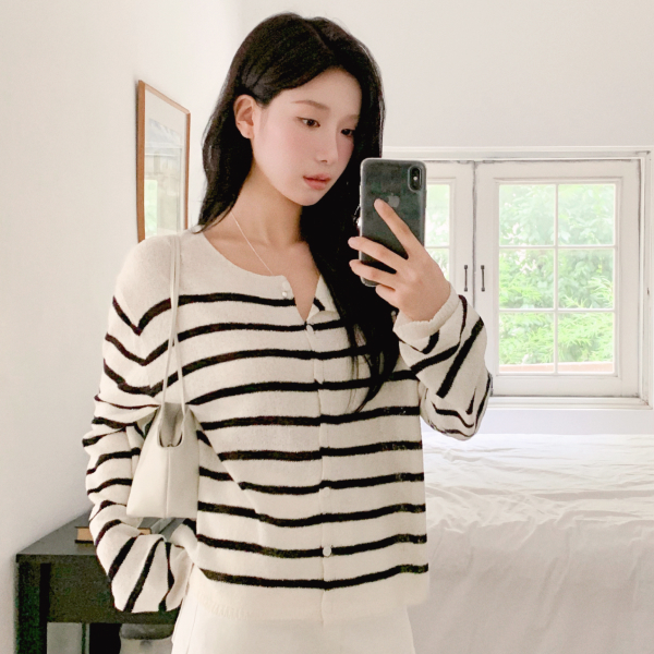 Korean-made Color Block Stripe Boucle Knit Cardigan cd3698