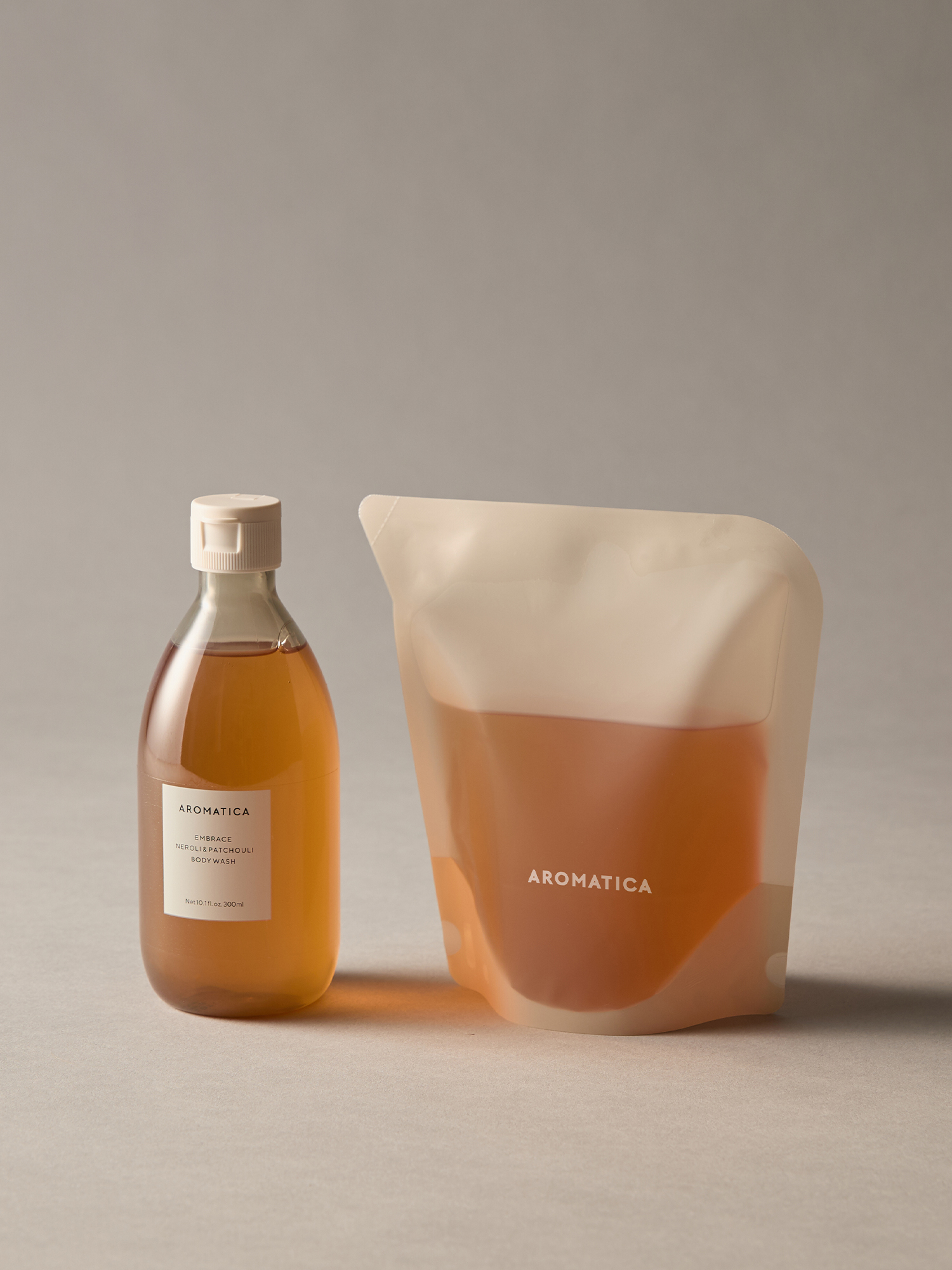 아로마티카 임브레이스 바디워시 300ML & 리필 300ML 세트 대용량 바디 클렌져 바디워시리필 바디샤워 샤워젤 - 상품 이미지