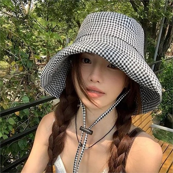 와이드챙 여성 버킷 햇 사각 여성 체크 모자 여름 바캉스 - 상품 이미지