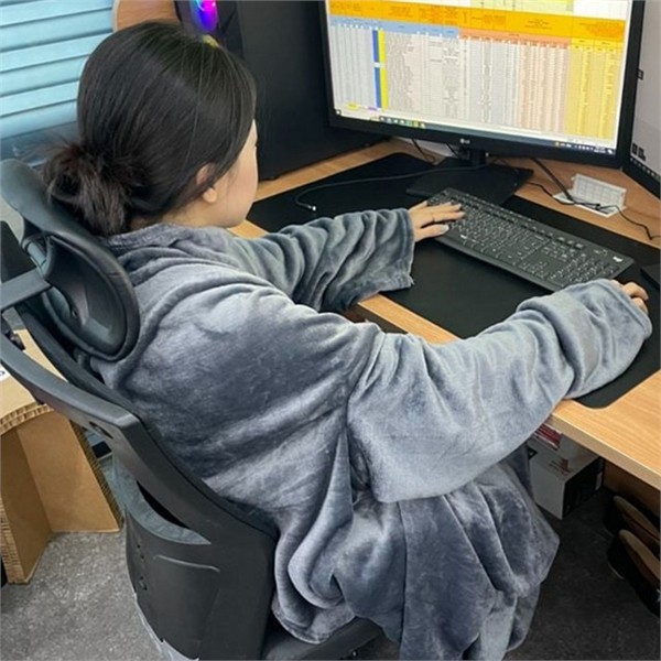 따뜻한 극세사 입는 담요 수면 소매 담요 블랭킷 겨울 대형 - 상품 이미지