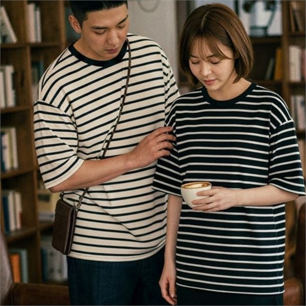 데일리 남성 스트라이프 티셔츠 캐주얼 남성 오버핏 티셔츠 단가라 반팔 - 상품 이미지