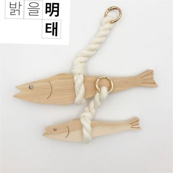 장식용 목재 명태 인테리어 액막이 나무 명태 장식 벽걸이 성공 - 상품 이미지