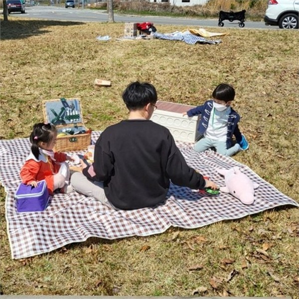 초콜릿 체크 피크닉 매트 휴대용 방수 피크닉 매트 돗자리 접이식 - 상세 이미지 2