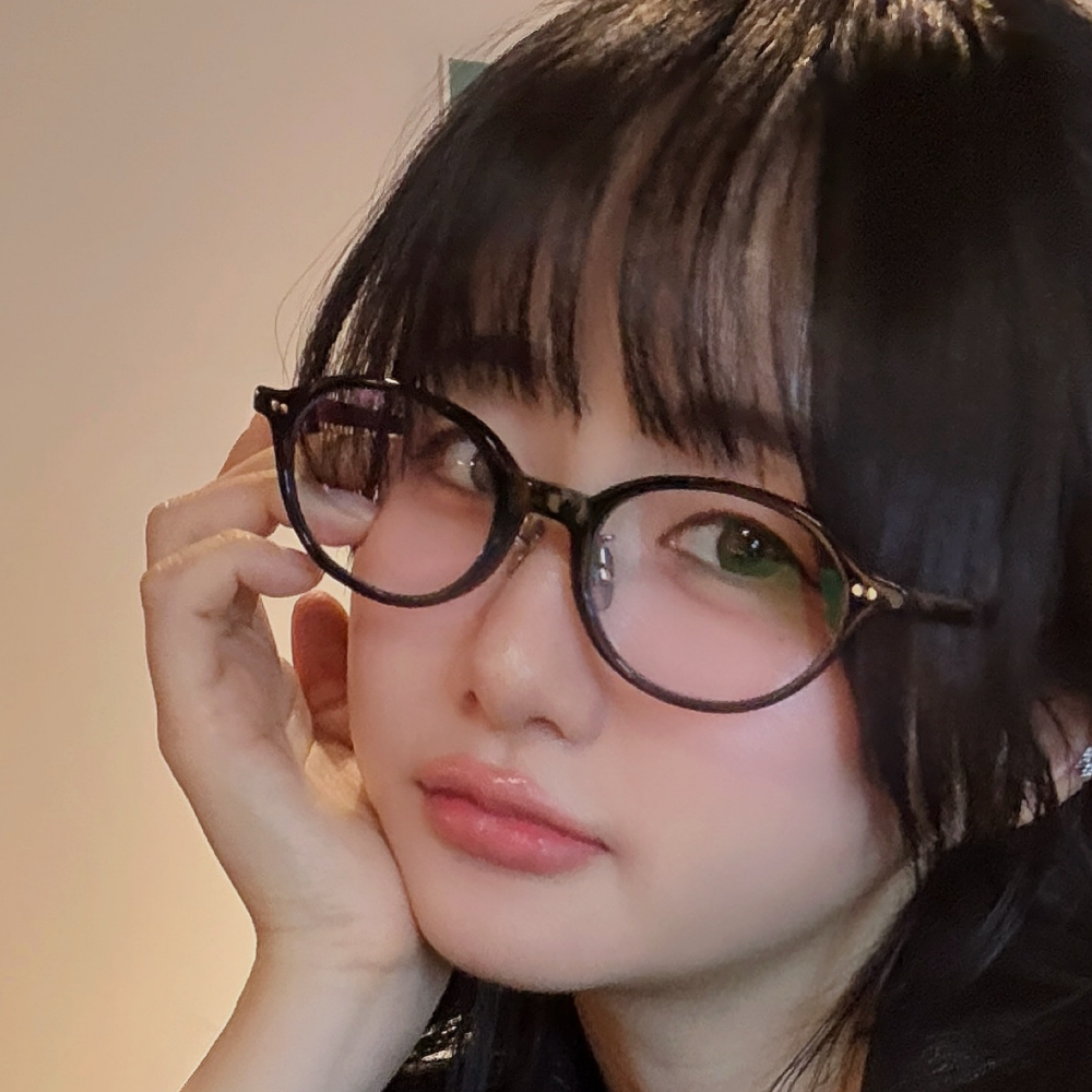 오벌형 안경 긱시크 캣아이 뿔테 여자 패션 프레임픽 플루토 C1 블랙 - 상품 이미지