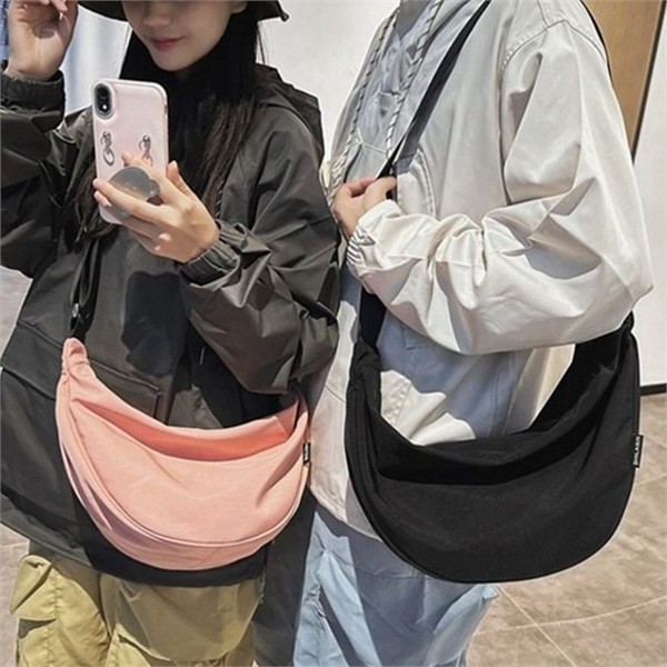 하프문 데일리 크로스 백 빅사이즈 여성 크로스 백 보부상 가벼운 - 상품 이미지