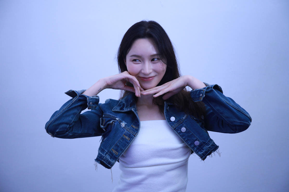 SHINE.COMPANY 프로필 사진 촬영 화이트 무배경