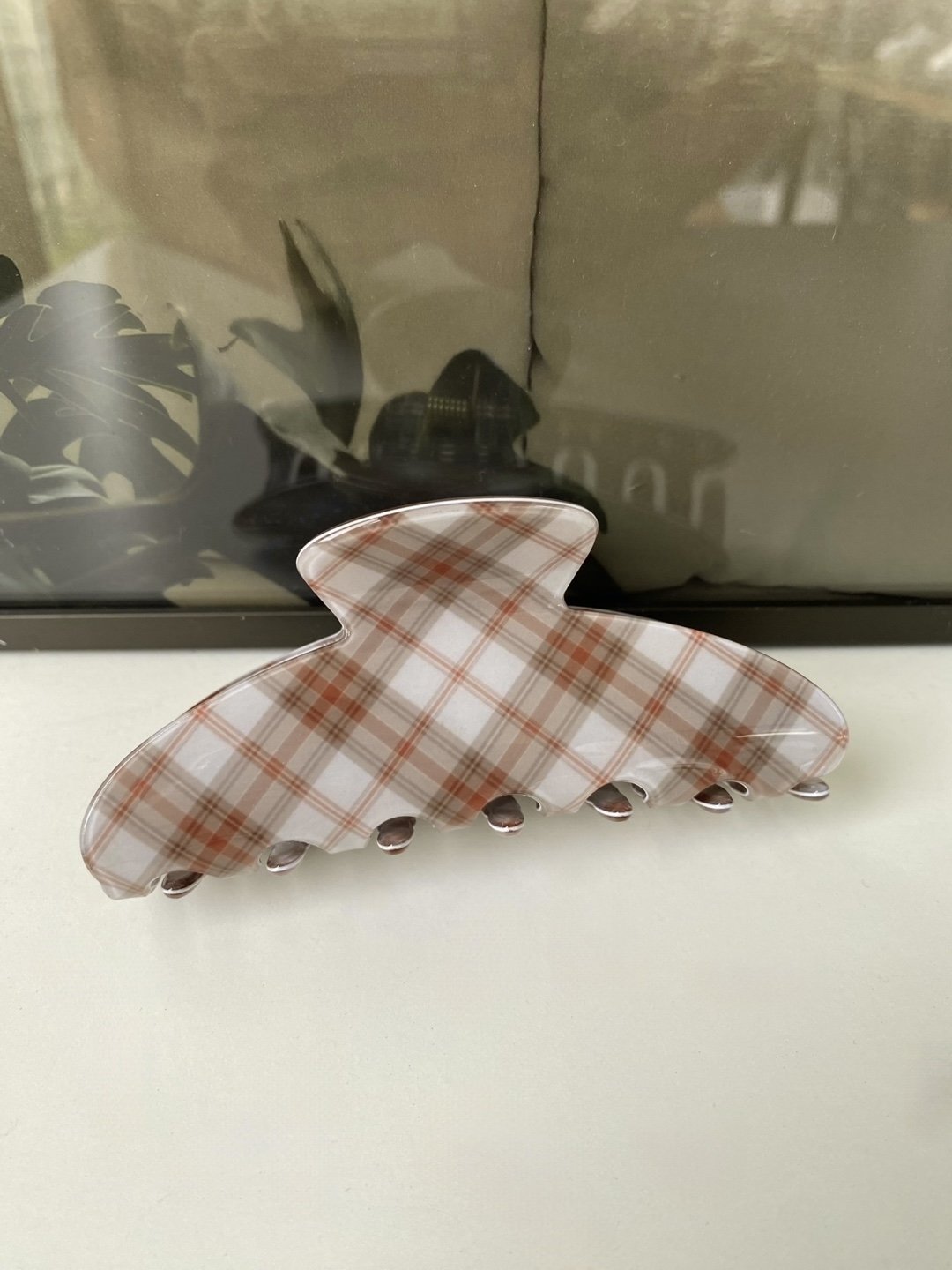 베이지 체크 반달 반묶음 올림머리 집게핀 바렛 키치포인트 가을 - 상세 이미지 3