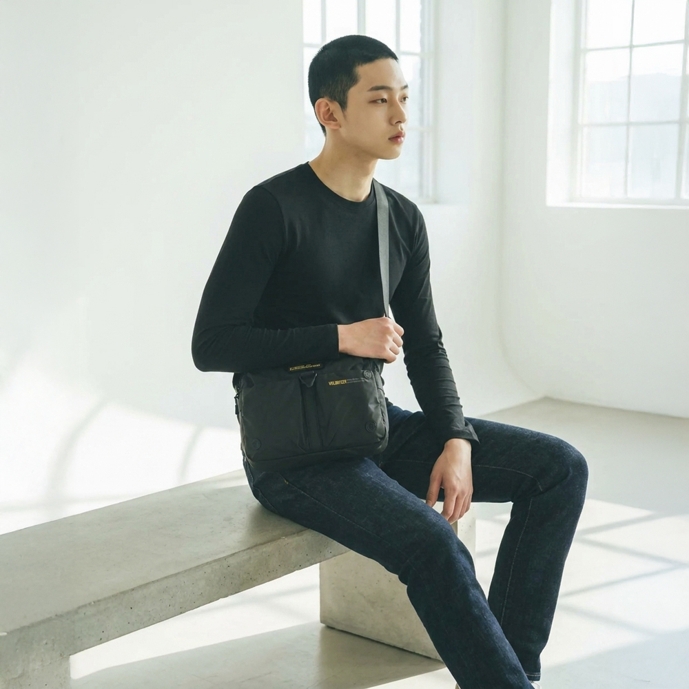 벤쿠쿠 크로스백 경량 테크웨어 메신저백 남자 데일리 가방 290g 이미지 8